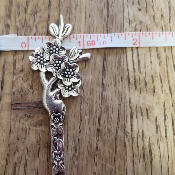 Silver Cherry Blossom Floral Hair Stick Accessory Bodkin Kanzashi Binyeo - Picture 13 of 13